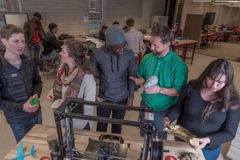 Daniel Felix Ritchie School of Engineering 和 Computer 科学. Photo Courtesy: Wayne Armstrong, University of Denver