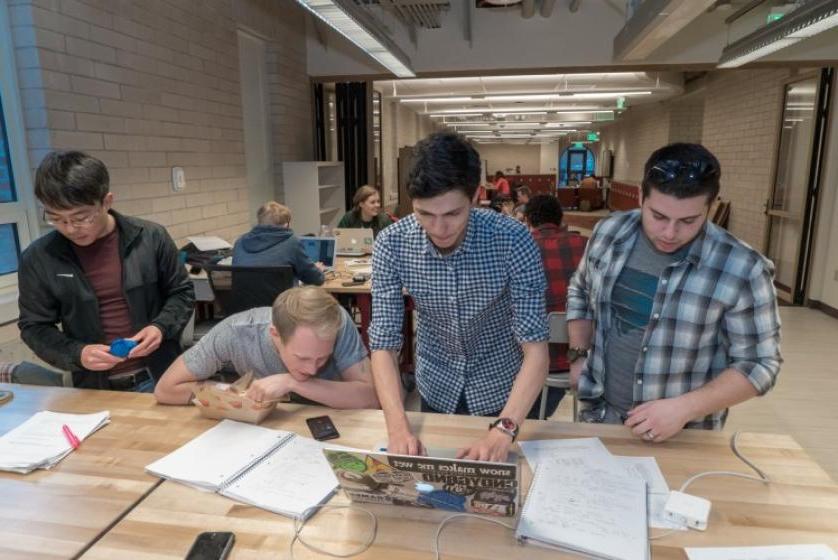 Daniel Felix Ritchie School of Engineering 和 Computer 科学. Photo Courtesy: Wayne Armstrong, University of Denver